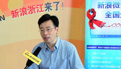 鄧濤：開發(fā)旅游商品應(yīng)扎根當(dāng)?shù)匚幕? width=