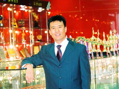 溫馨集團開辟禮品行業(yè)的“國美模式”