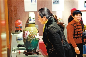 寶安群藝館展出景德鎮(zhèn)當(dāng)代陶瓷精品