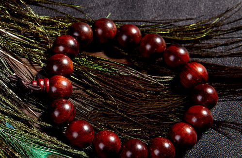 如何保養(yǎng)酸枝佛珠