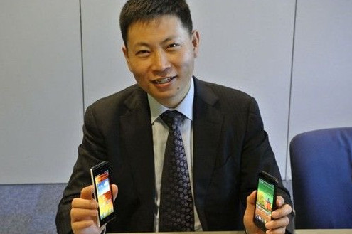 華為手機余承東：轉(zhuǎn)變思維主動接觸消費者
