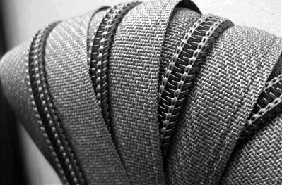 用一支筆能輕易打開拉桿箱？