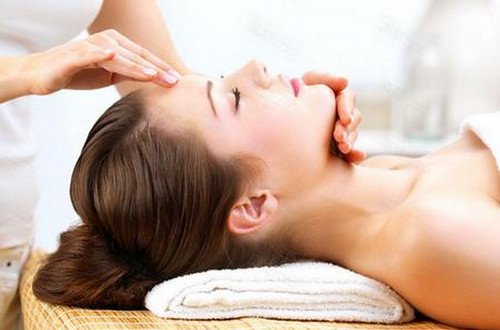 領免費禮品 卻被美容院“逼著”消費